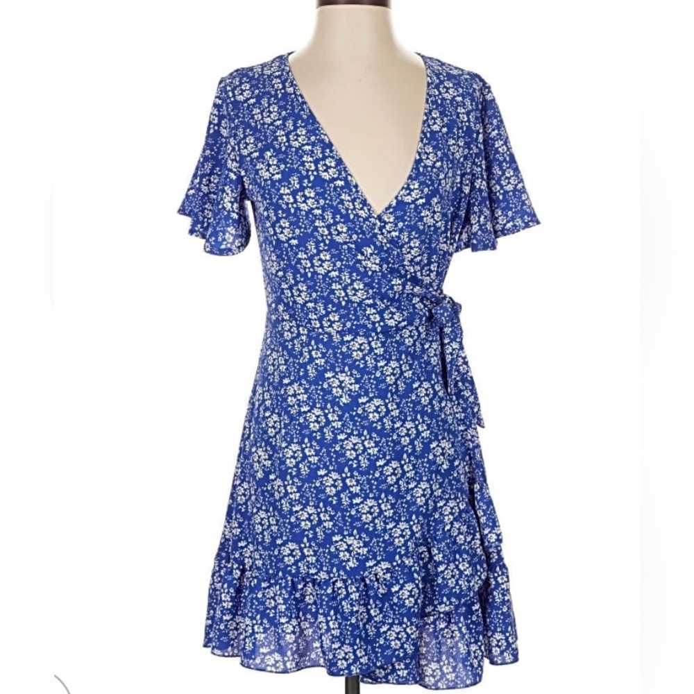 Chic Blue Floral Wrap Dress